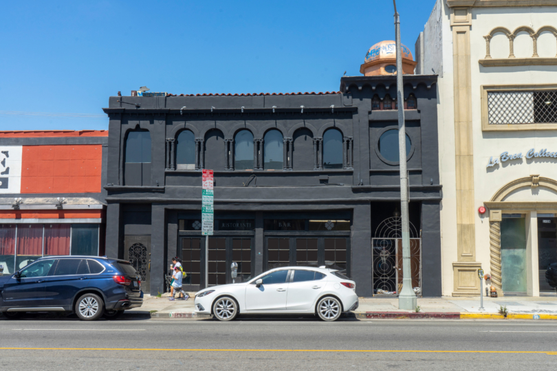 141-143 N La Brea Ave