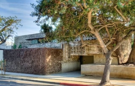 858 N Doheny Drive – Lloyd Wright Creative Office